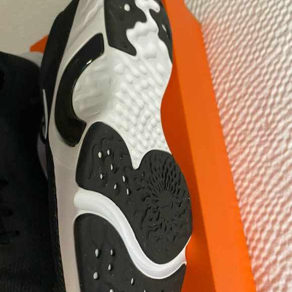 New women’s Nike Sz 7 shoes black - Picture 5 of 6